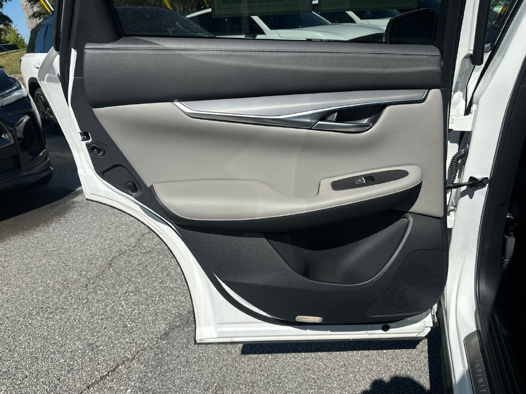 Certified 2023 INFINITI QX50 Luxe FWD image 18