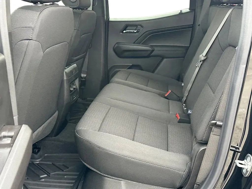 New 2026 GMC Canyon Elevation w/ LPO, Black Badging Package image 16