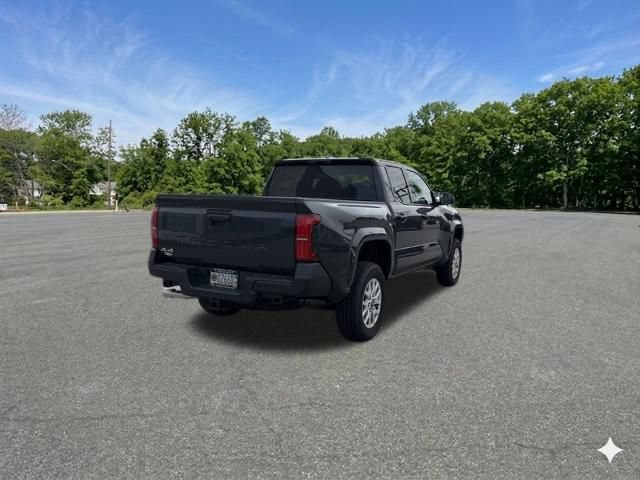 Used 2025 Toyota Tacoma SR w/ SR Upgrade Package AWD/4WD image 7