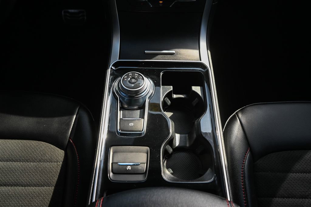 Used 2020 Ford Edge ST-Line w/ Cold Weather Package image 32