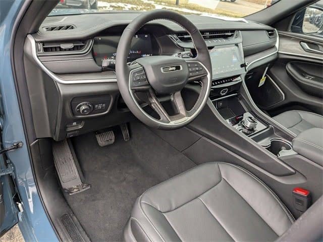 New 2026 Jeep Grand Cherokee Limited Reserve AWD/4WD image 9