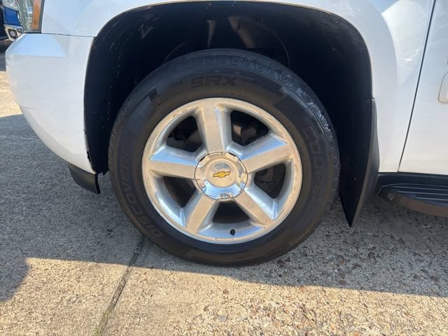 Used 2008 Chevrolet Suburban LTZ w/ LTZ Preferred Equipment Group AWD/4WD image 19