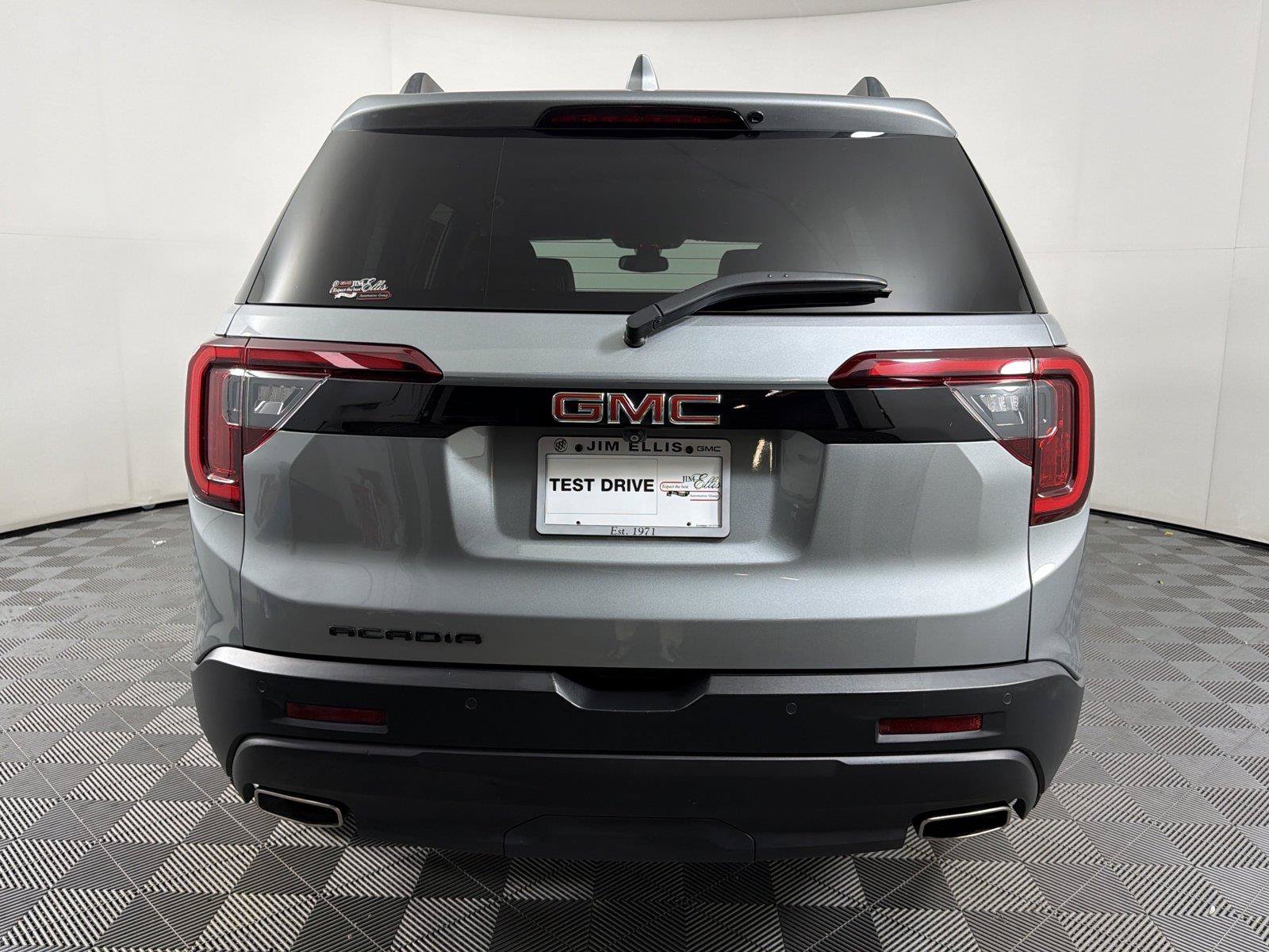 Certified 2023 GMC Acadia SLT w/ Elevation Edition FWD image 5