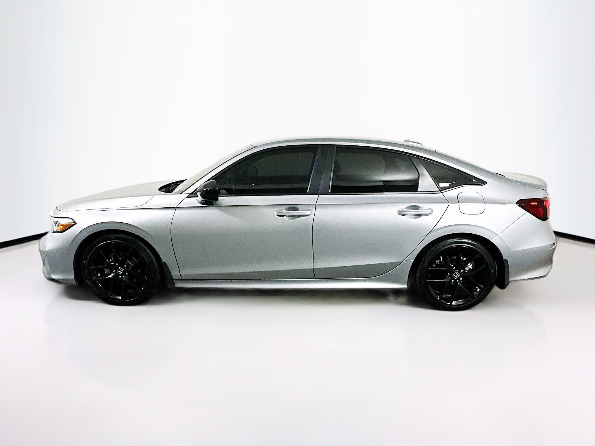 Used 2025 Honda Civic Sport image 4