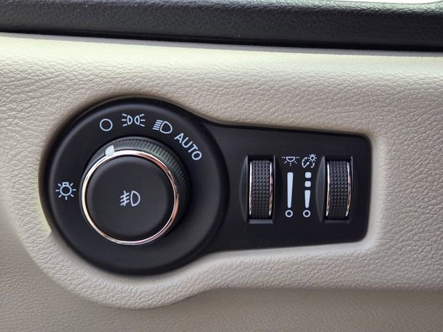 Used 2022 Chrysler Pacifica Touring-L FWD image 22