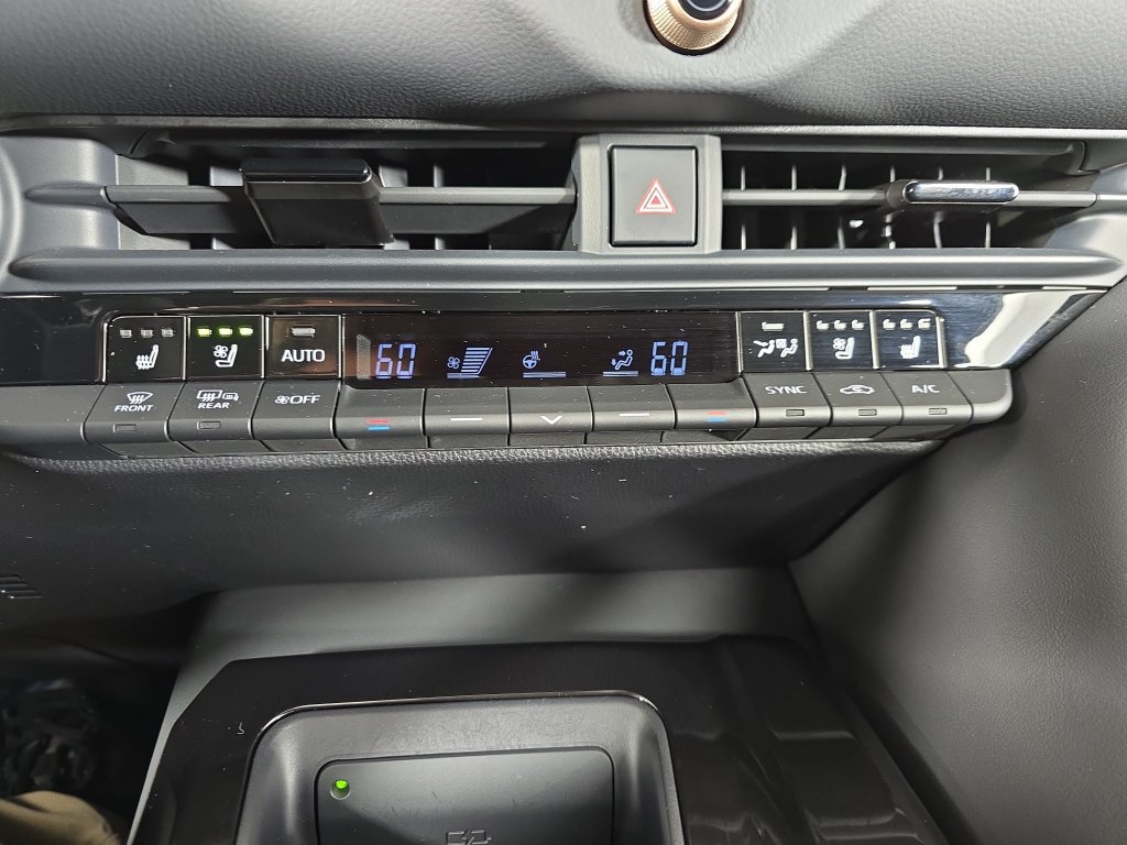 Used 2026 Toyota Crown Signia AWD/4WD image 27