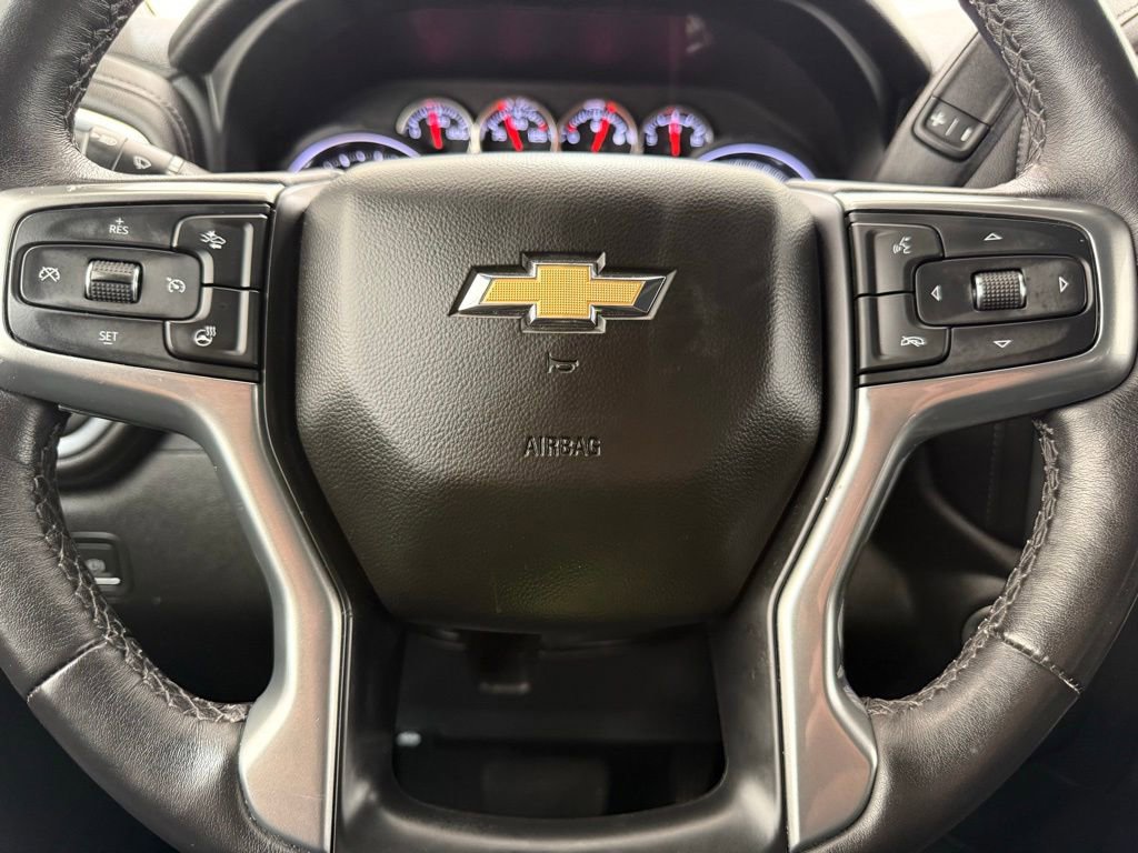 Used 2022 Chevrolet Silverado 1500 LT w/ Convenience Package II AWD/4WD image 39