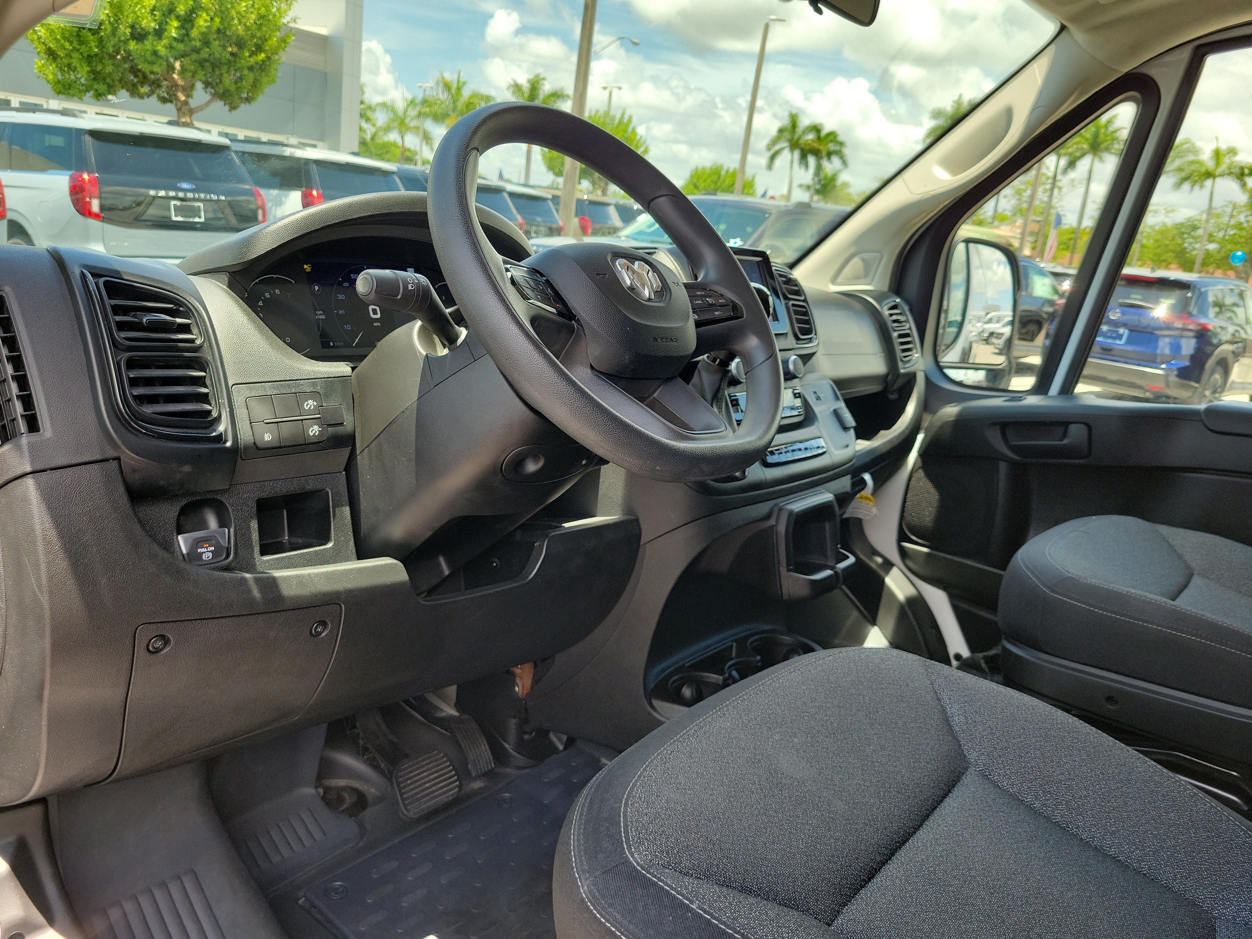 Used 2025 RAM ProMaster 2500 w/ U-Haul Equipment Group FWD image 9