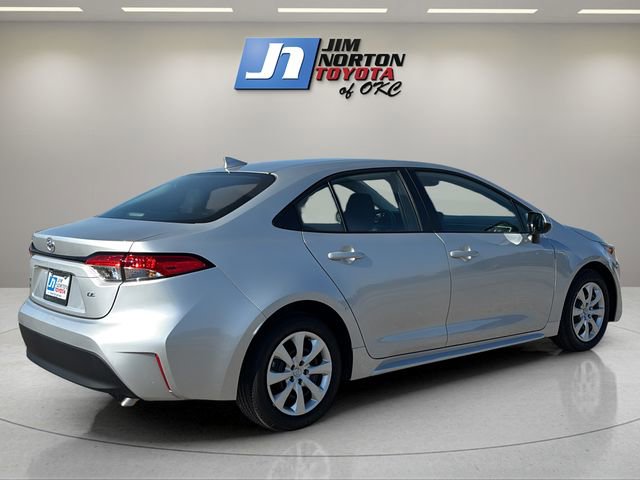 Used 2025 Toyota Corolla LE FWD image 5