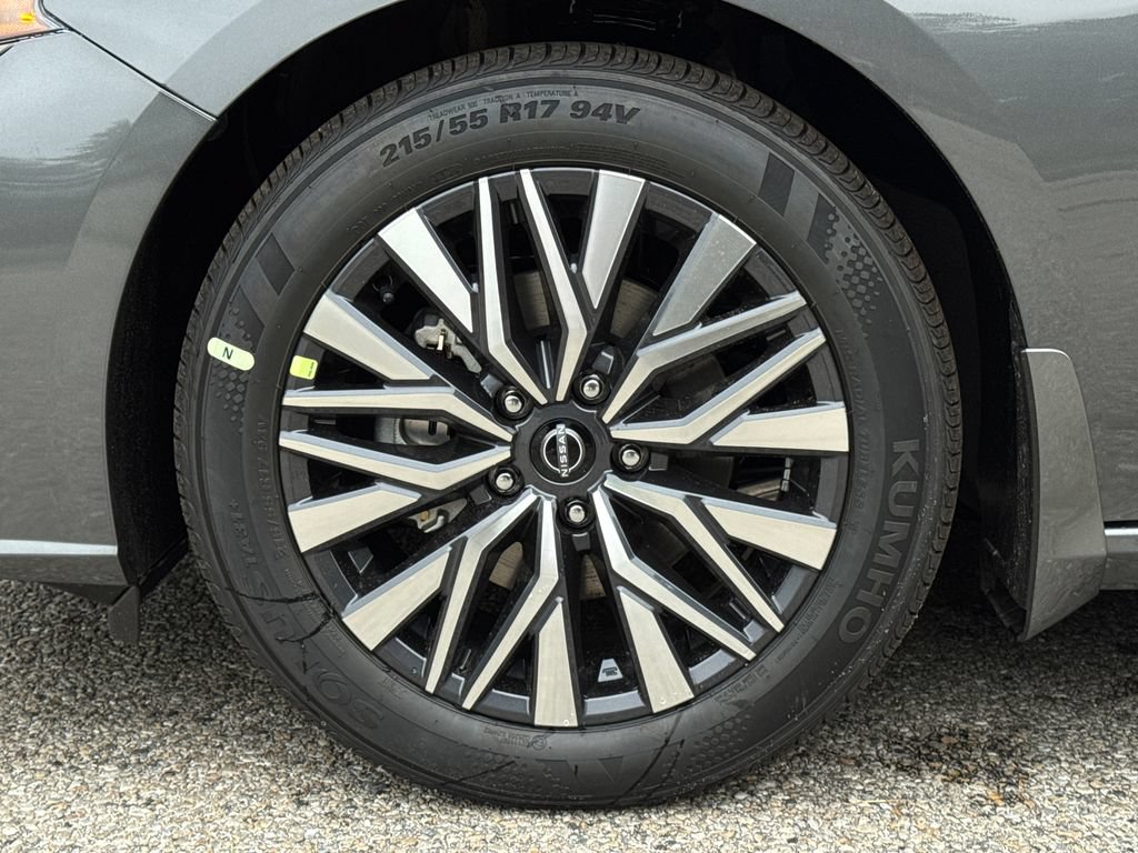 New 2026 Nissan Altima 2.5 SV FWD image 5
