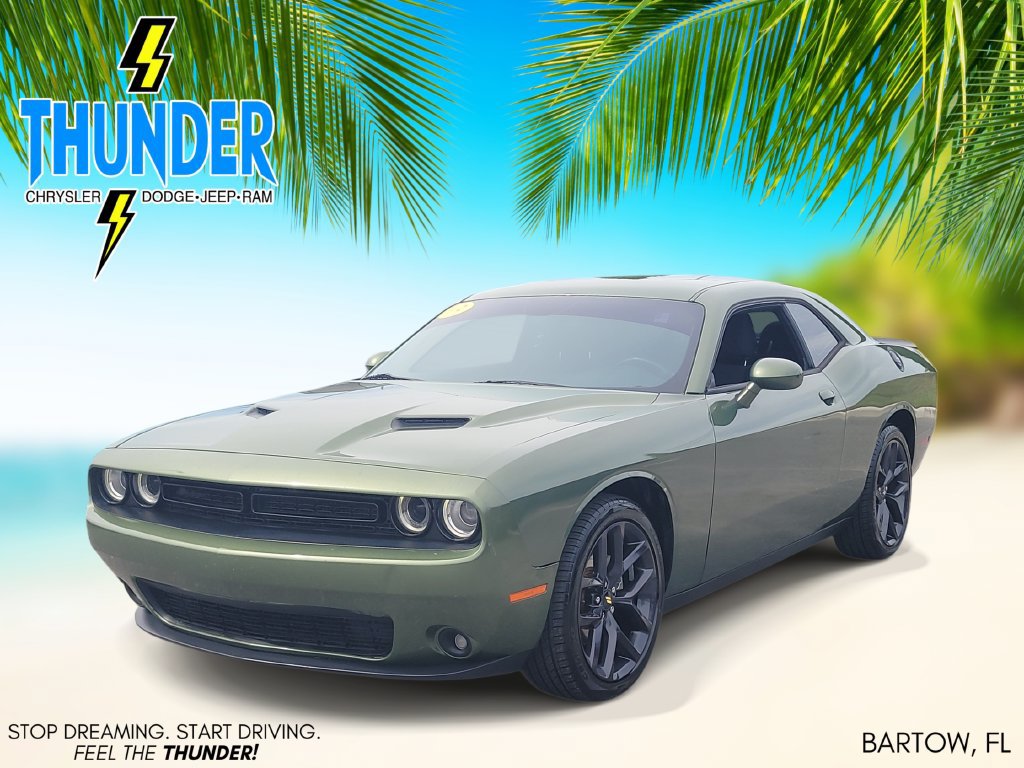 Used 2019 Dodge Challenger SXT w/ Blacktop Package RWD image 2