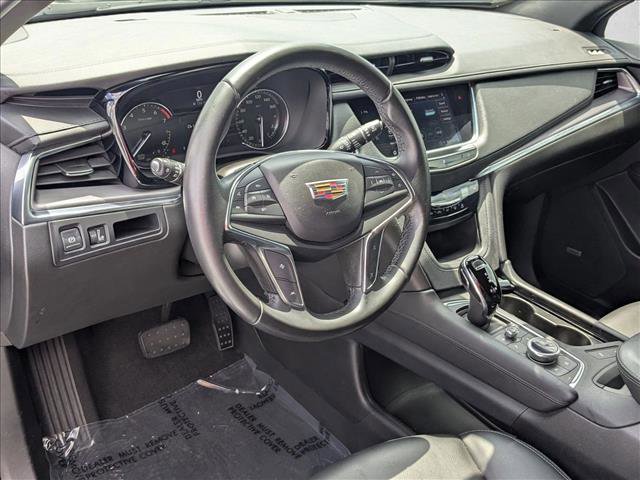 Used 2021 Cadillac XT5 Luxury w/ LPO, Illumination Package FWD image 10