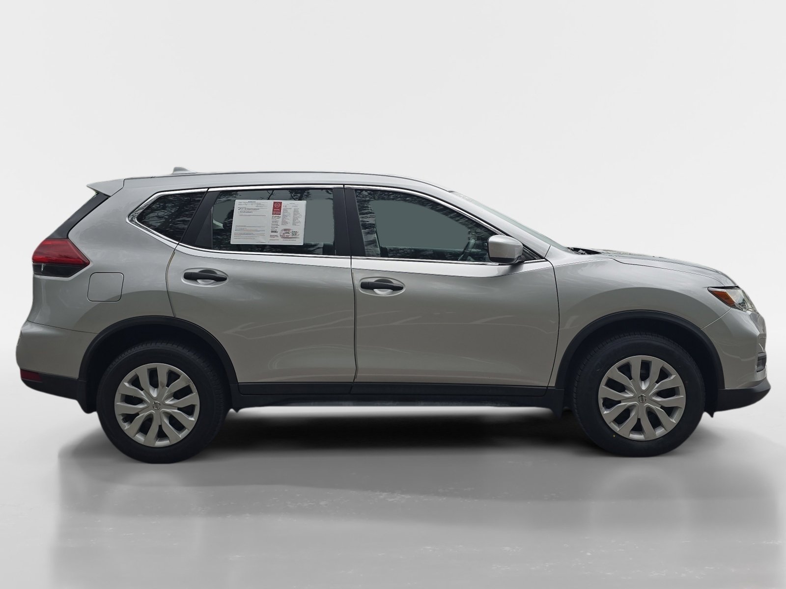 Used 2018 Nissan Rogue S AWD/4WD image 6