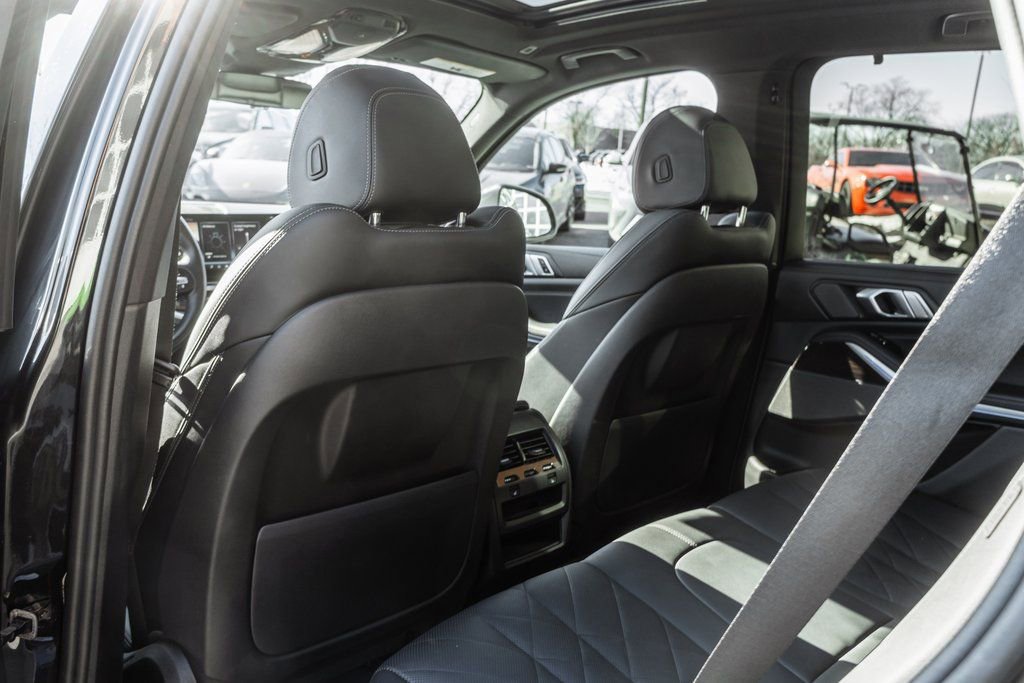 Used 2024 BMW X5 xDrive40i w/ Premium Essential Package image 31