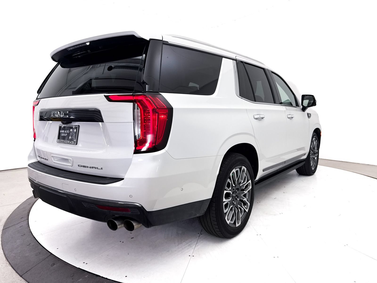 Used 2024 GMC Yukon Denali Ultimate AWD/4WD image 21