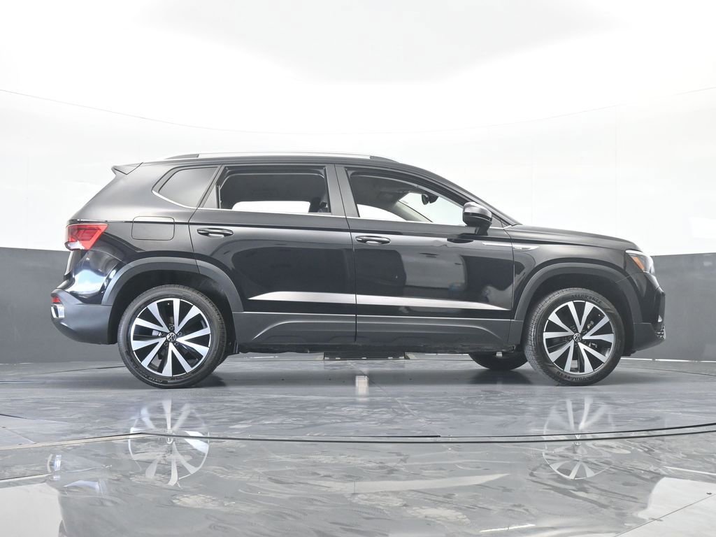 Used 2024 Volkswagen Taos SE image 62