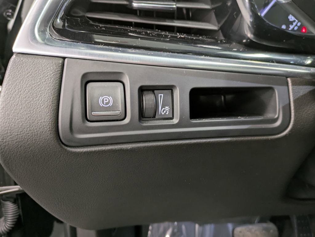 Used 2024 Cadillac XT6 Premium Luxury w/ LPO, Floor Liner Package image 20