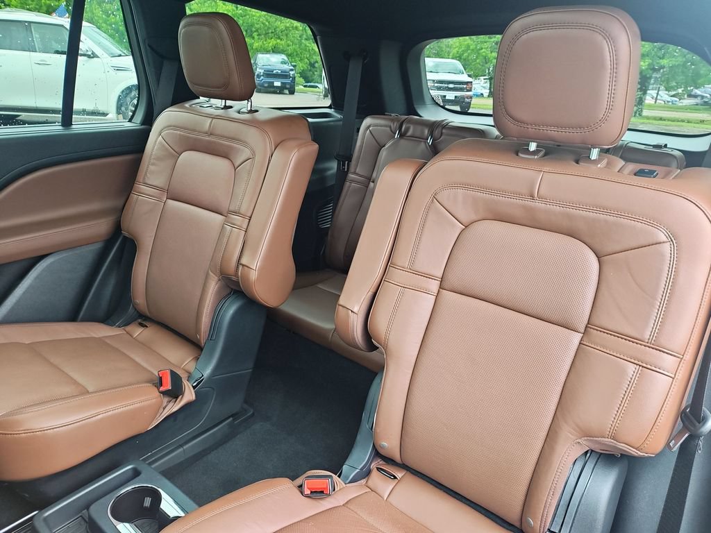 Used 2025 Lincoln Aviator Reserve w/ Equipment Group 201A AWD/4WD image 23
