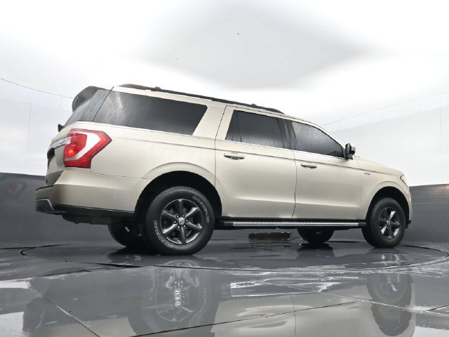 Used 2018 Ford Expedition Max XLT w/ Equipment Group 202A AWD/4WD image 27