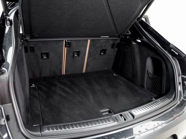 Certified 2021 Porsche Macan AWD/4WD image 27