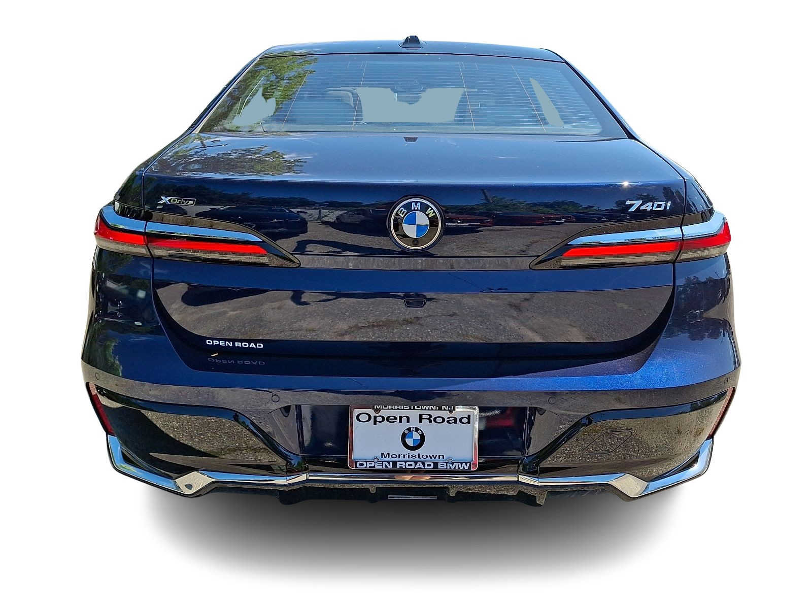 Used 2024 BMW 740i xDrive w/ Executive Package AWD/4WD image 5