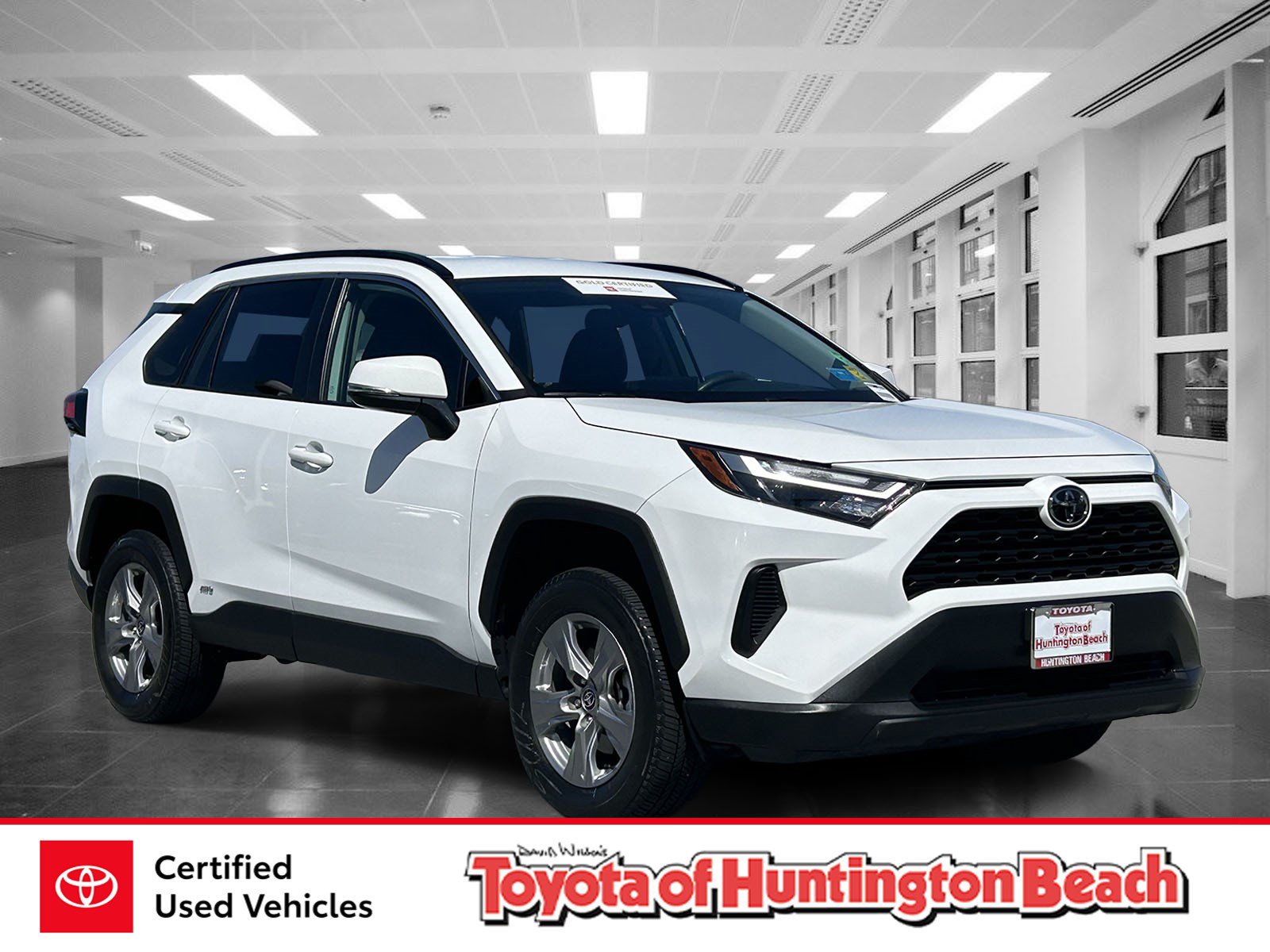 Certified 2025 Toyota RAV4 XLE AWD/4WD image 1