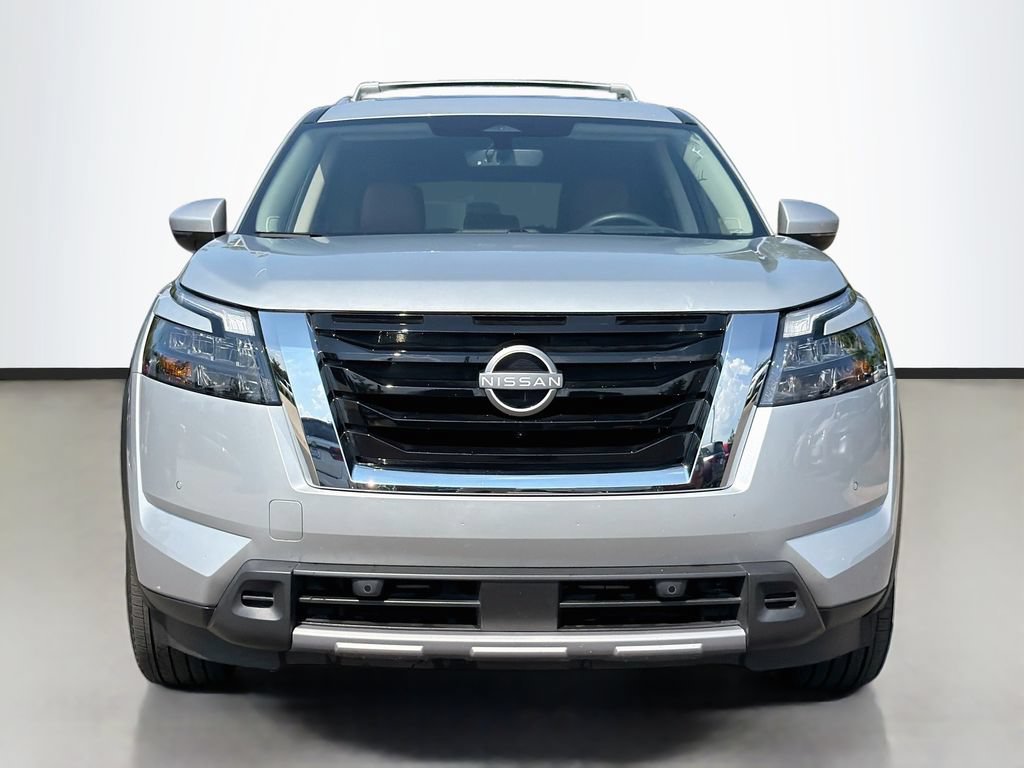 Used 2025 Nissan Pathfinder Platinum w/ Cargo Package AWD/4WD image 3