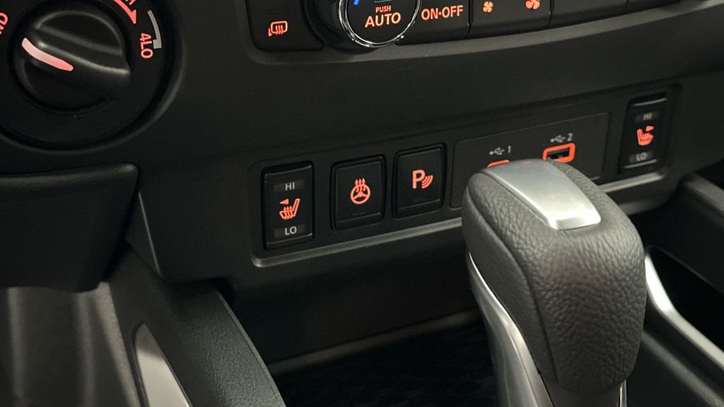 Used 2025 Nissan Frontier SV w/ SV Convenience Package image 27