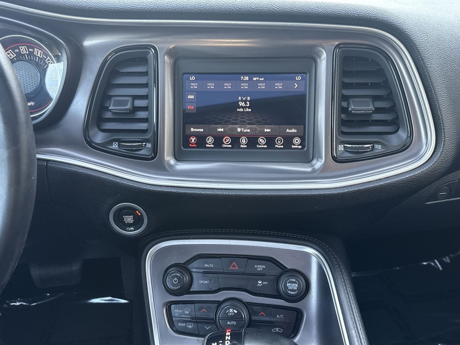 Used 2021 Dodge Challenger SXT RWD image 18