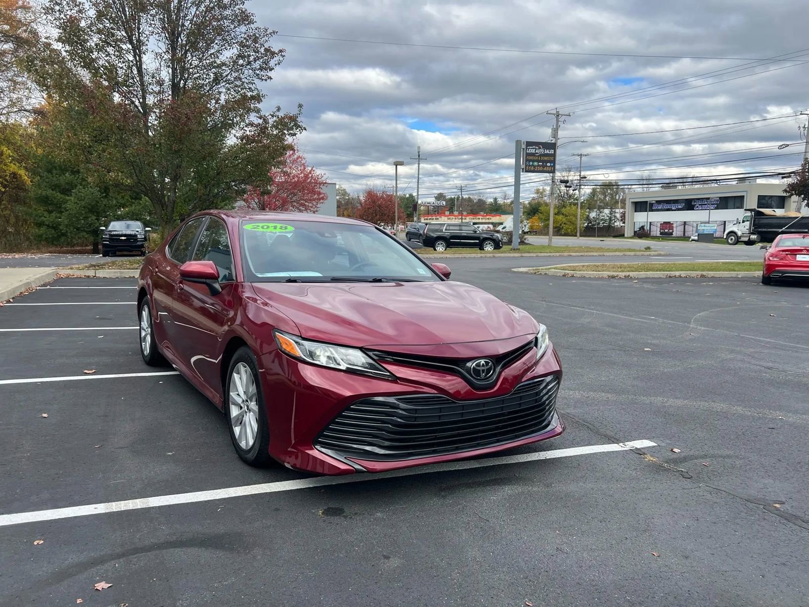 Used 2018 Toyota Camry LE image 9
