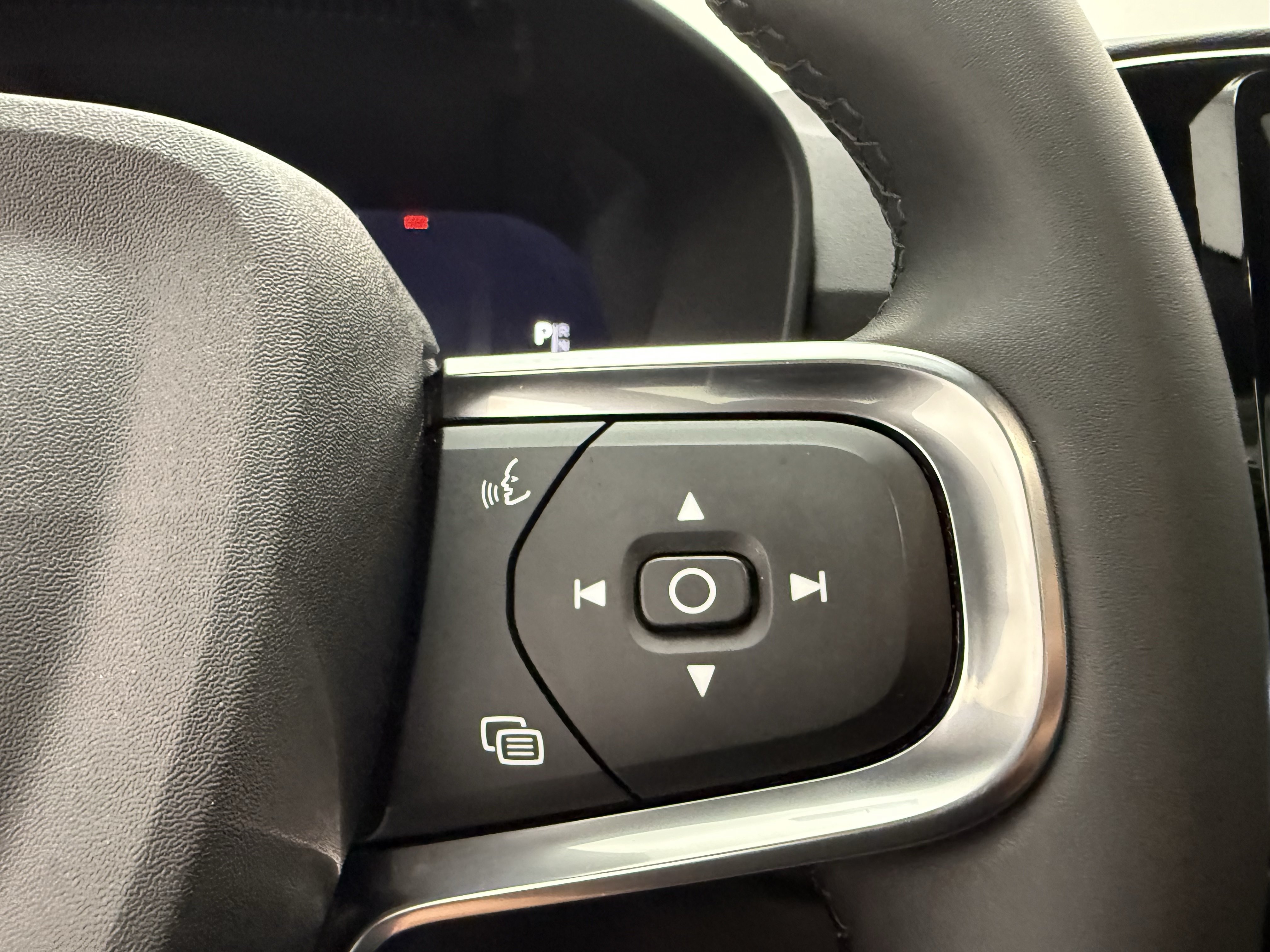 Certified 2023 Volvo C40 P8 Recharge Plus w/ Protection Package Premier AWD/4WD image 17