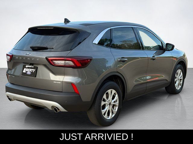 Used 2023 Ford Escape Active w/ Tech Pack #1 AWD/4WD image 3