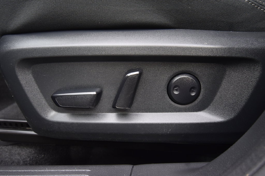 Used 2025 Nissan Rogue SV AWD/4WD image 21