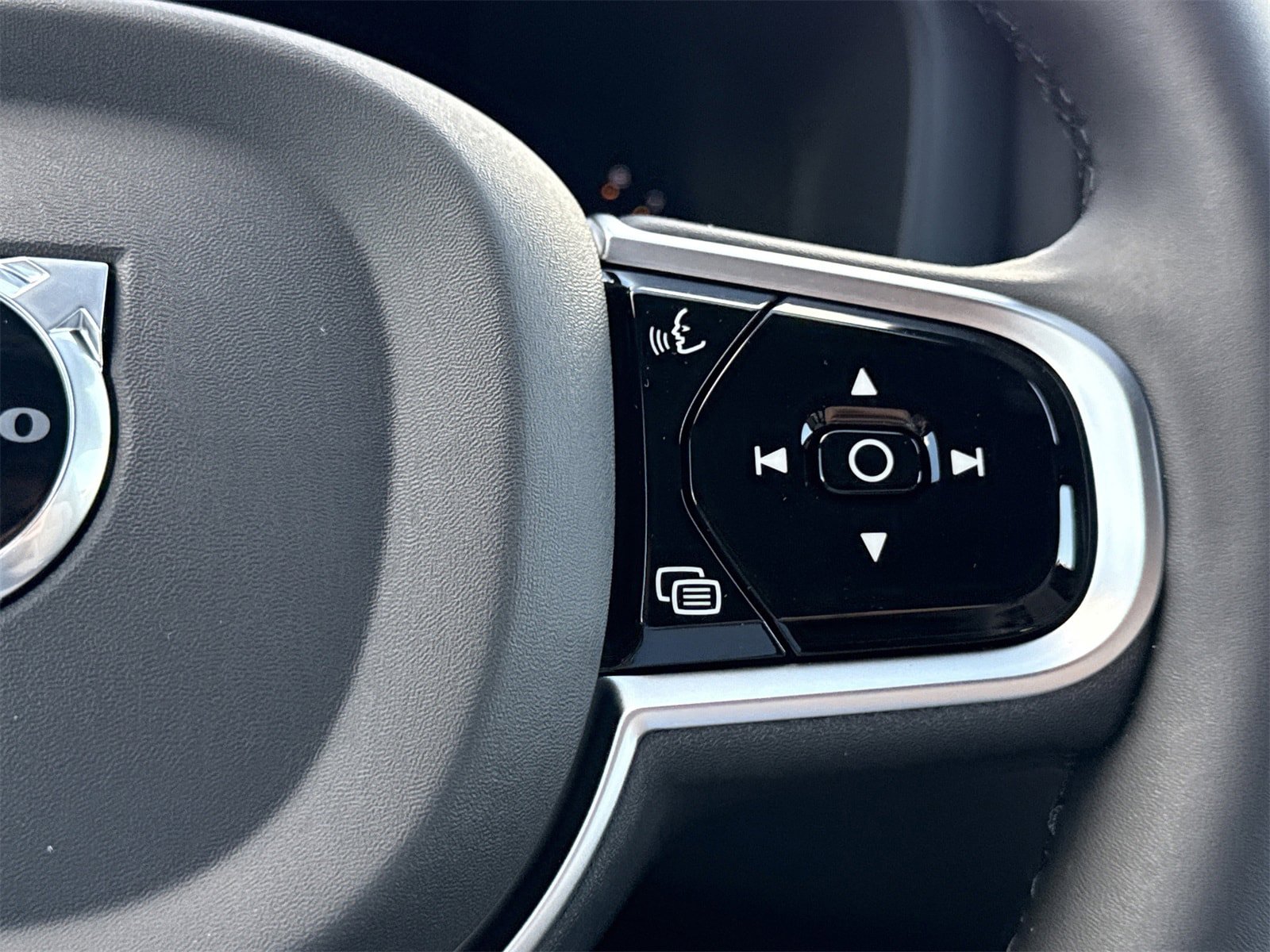 New 2026 Volvo XC60 B5 Plus w/ Protection Package Premier image 23