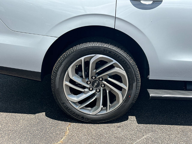 New 2026 Lincoln Navigator Reserve AWD/4WD image 18
