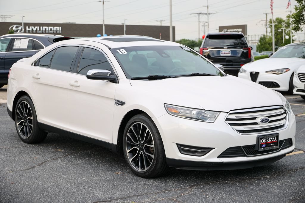 Used 2019 Ford Taurus Limited AWD/4WD image 33