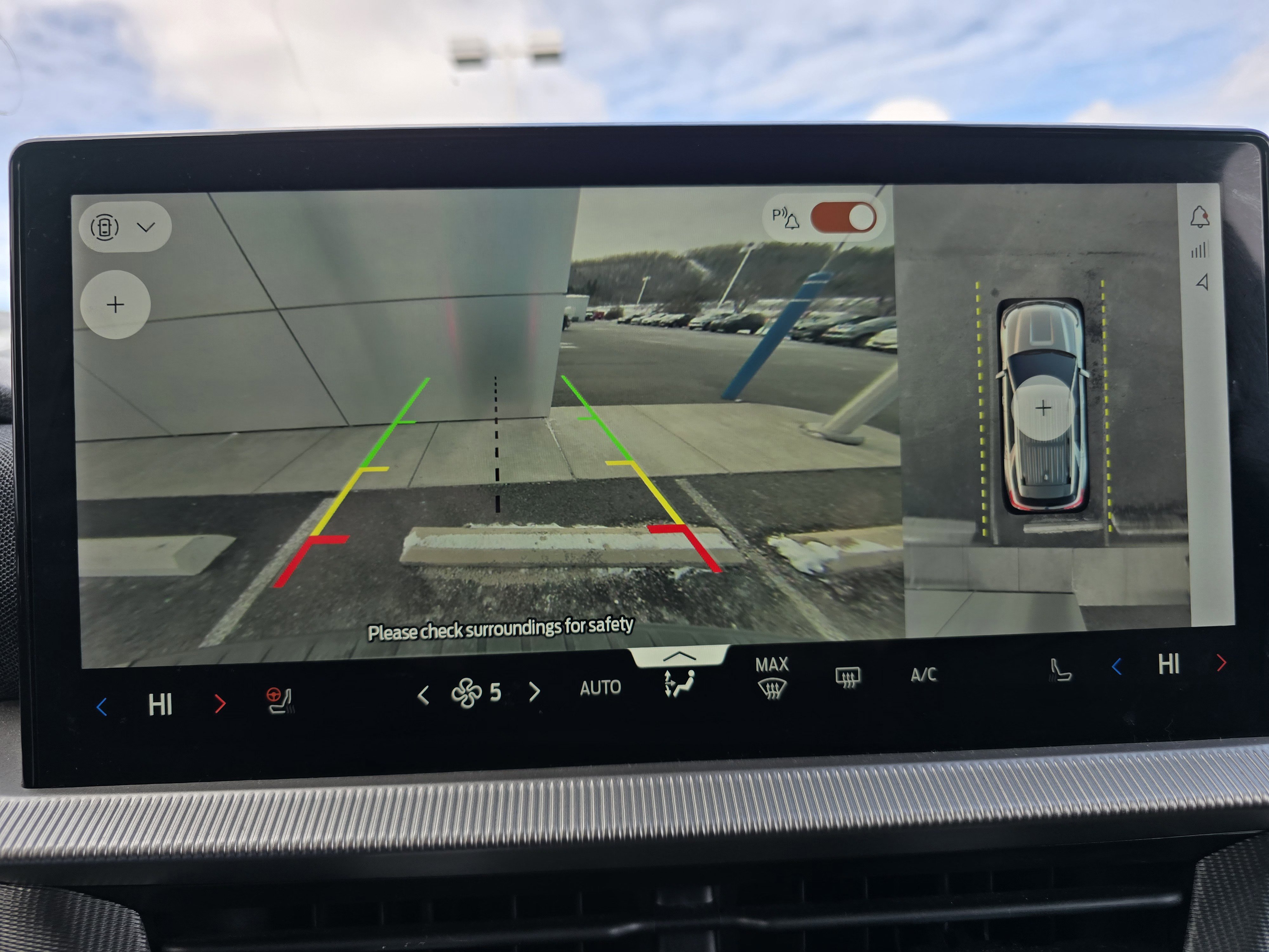 Used 2025 Ford Explorer ST-Line w/ ST-Line Street Pack image 23