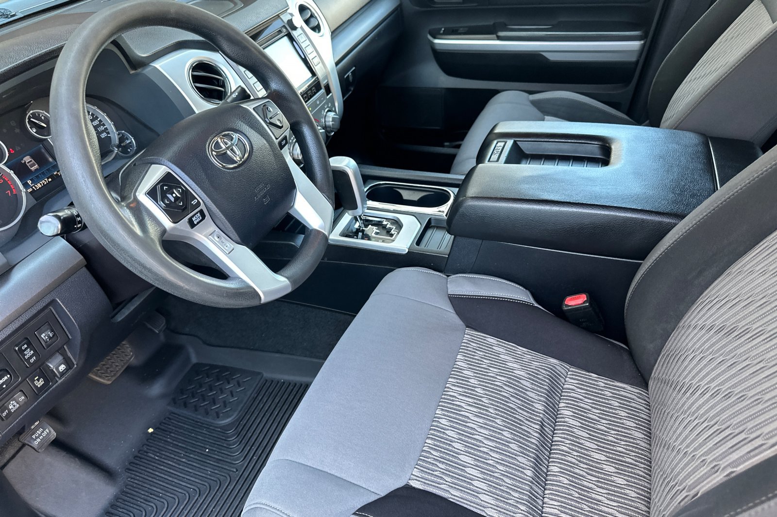 Used 2016 Toyota Tundra SR5 w/ SR5 Upgrade Package RWD image 10