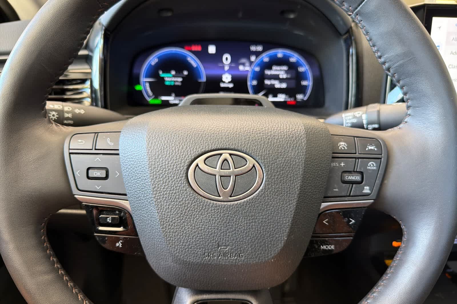 Used 2025 Toyota Camry XLE w/ Premium Plus Package AWD/4WD image 24