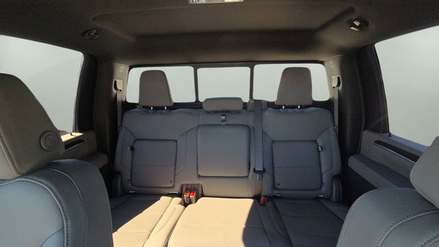 New 2026 GMC Sierra 2500 SLT w/ SLT Convenience Package image 17