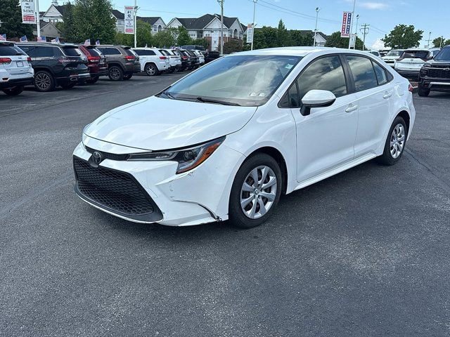 Used 2020 Toyota Corolla LE FWD image 3