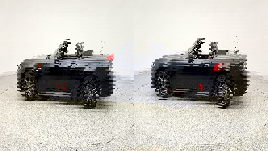 Used 2020 FIAT 124 Spider Abarth w/ Convenience Group image 8