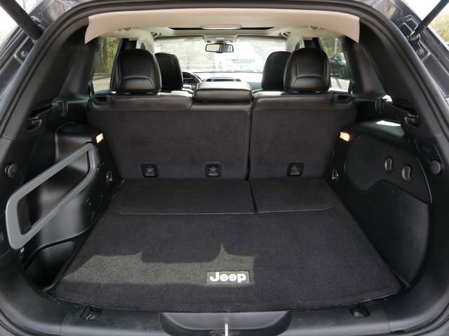 Used 2018 Jeep Cherokee Overland w/ Heavy Duty Protection Group AWD/4WD image 10