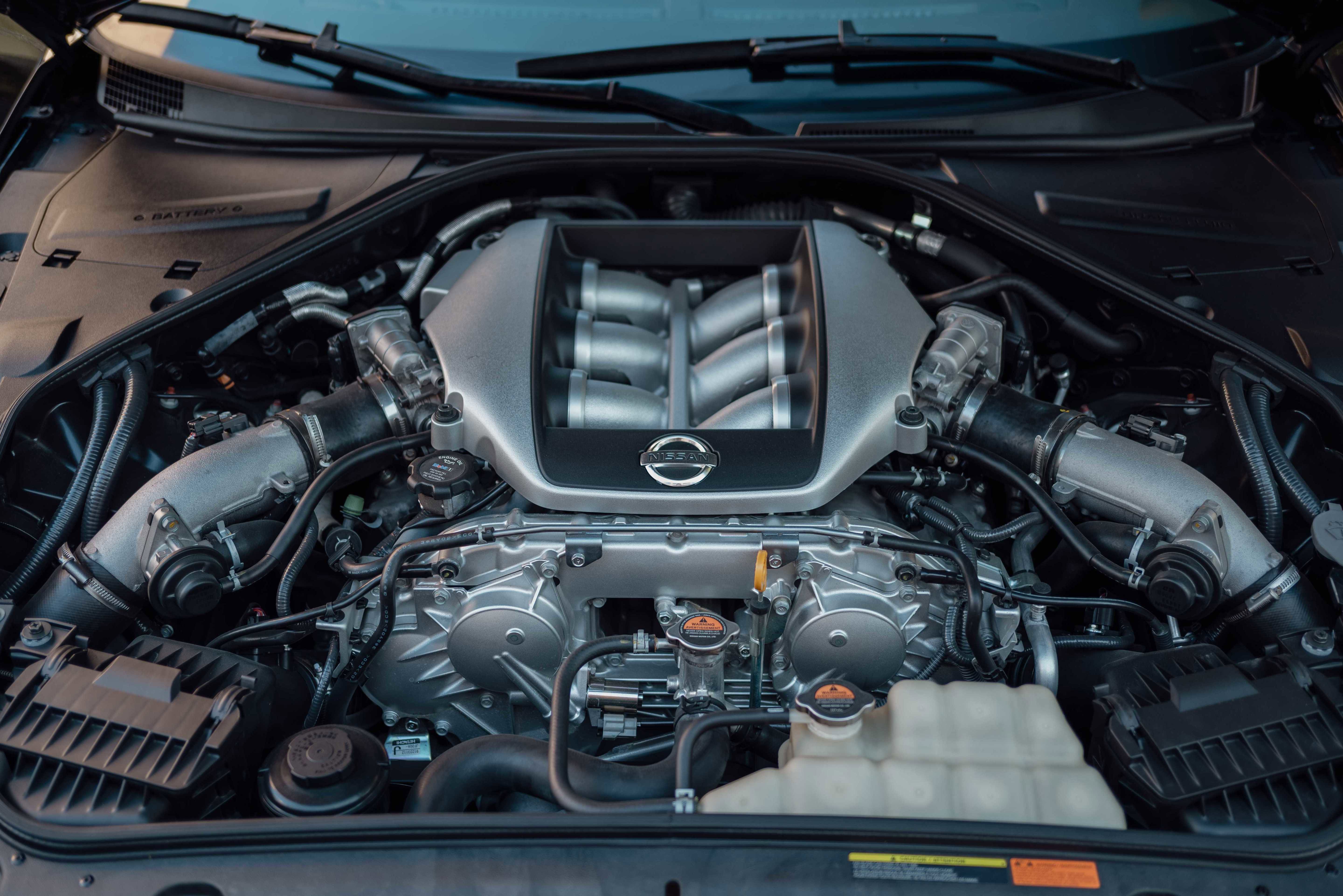 Used 2010 Nissan GT-R Premium AWD/4WD image 17