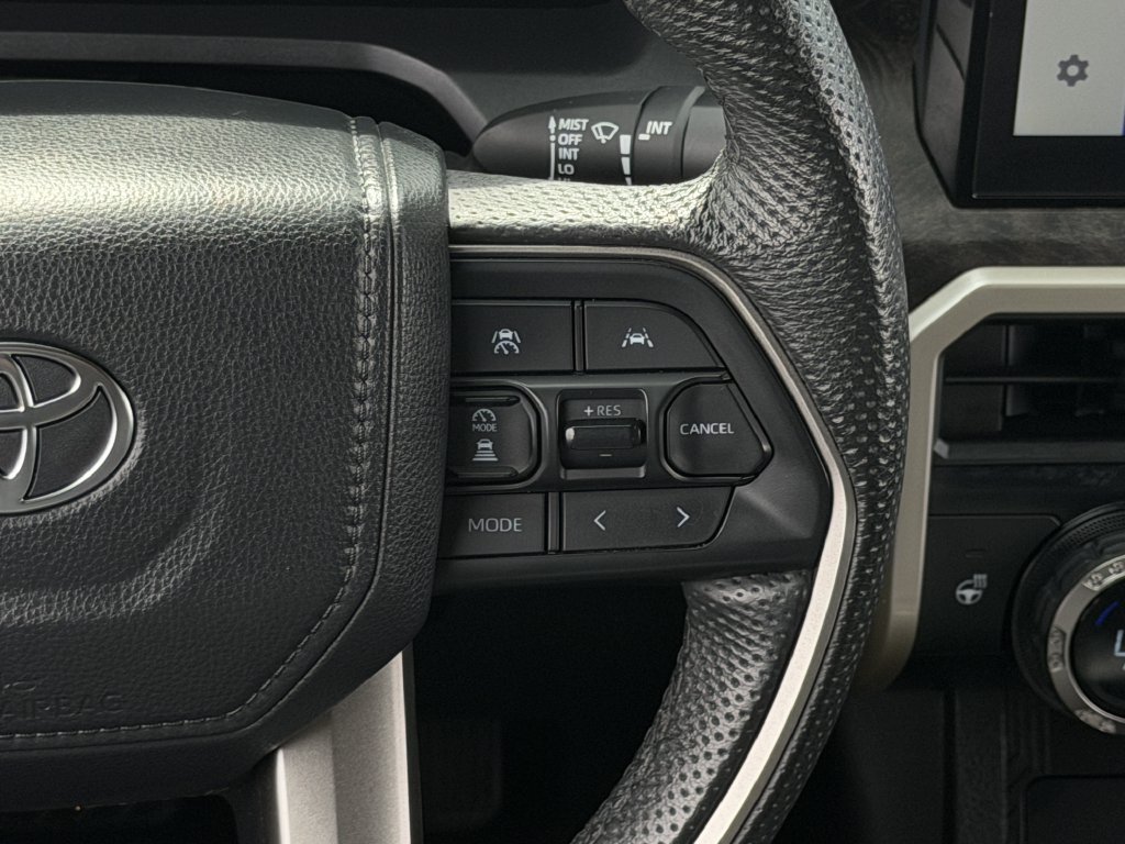 Used 2025 Toyota Tacoma Limited w/ Tow Tech Package AWD/4WD image 15