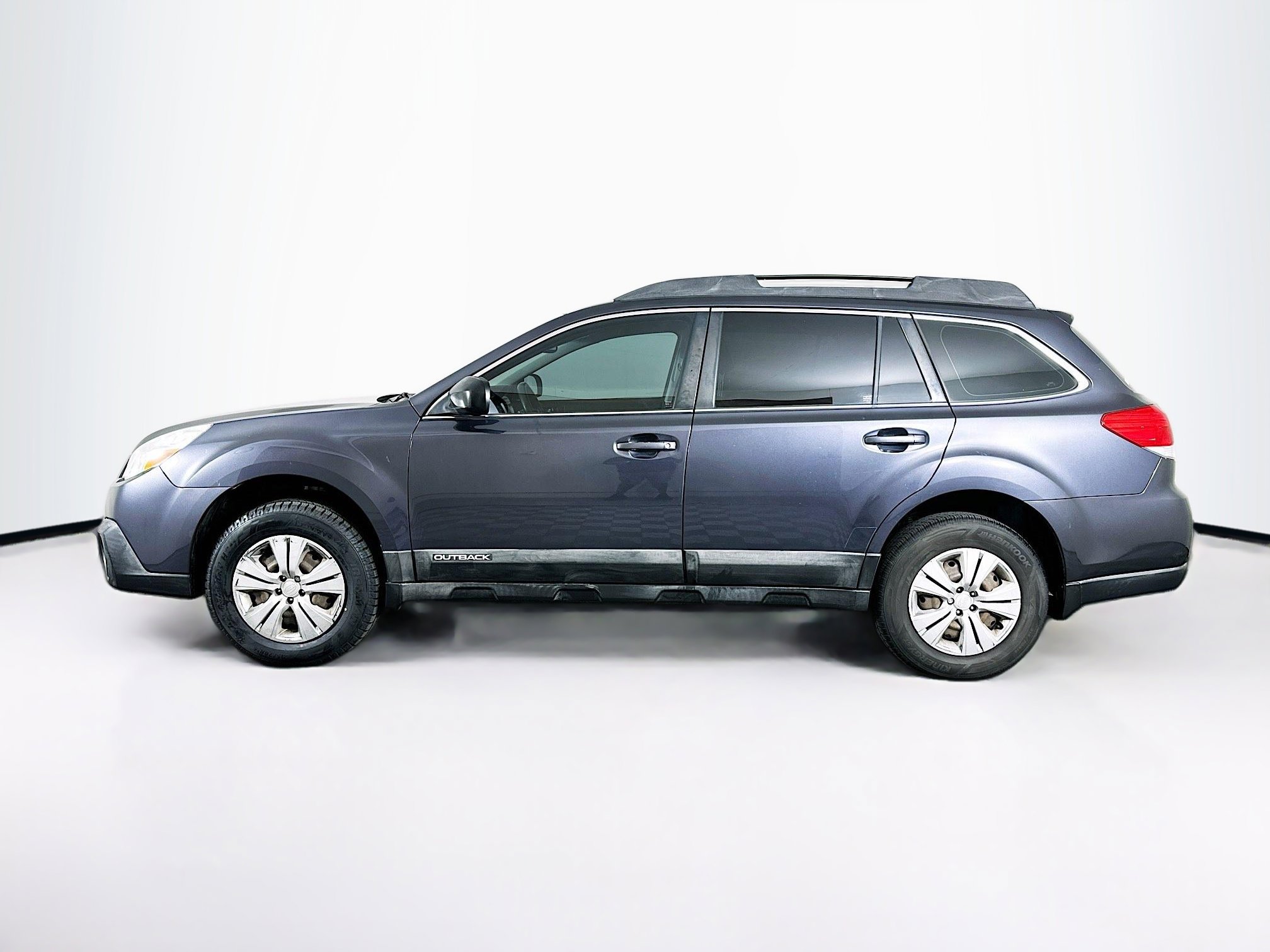 Used 2013 Subaru Outback 2.5i AWD/4WD image 4