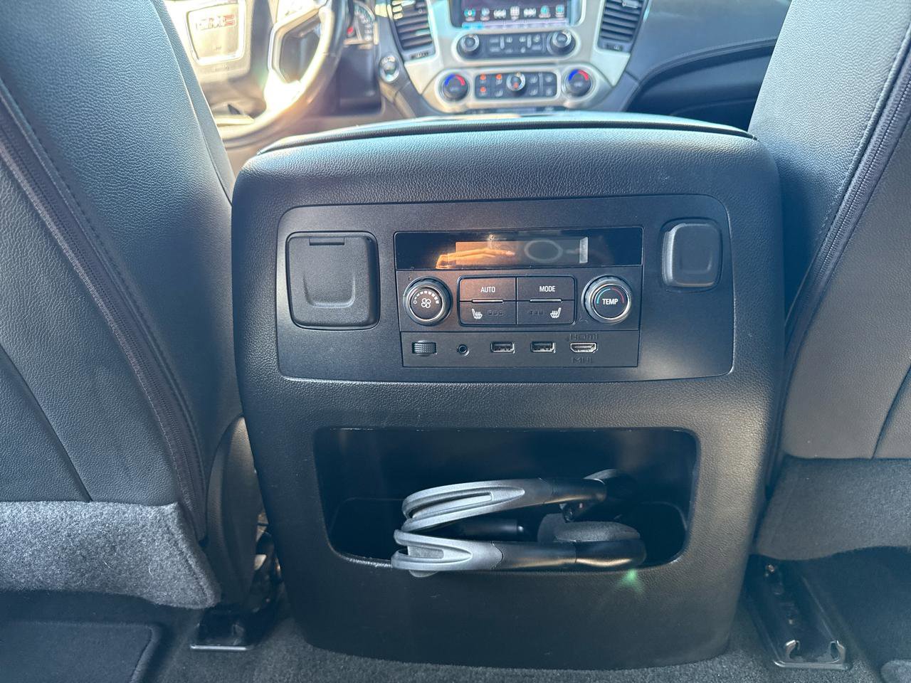 Used 2018 GMC Yukon SLT w/ Open Road Package RWD image 19