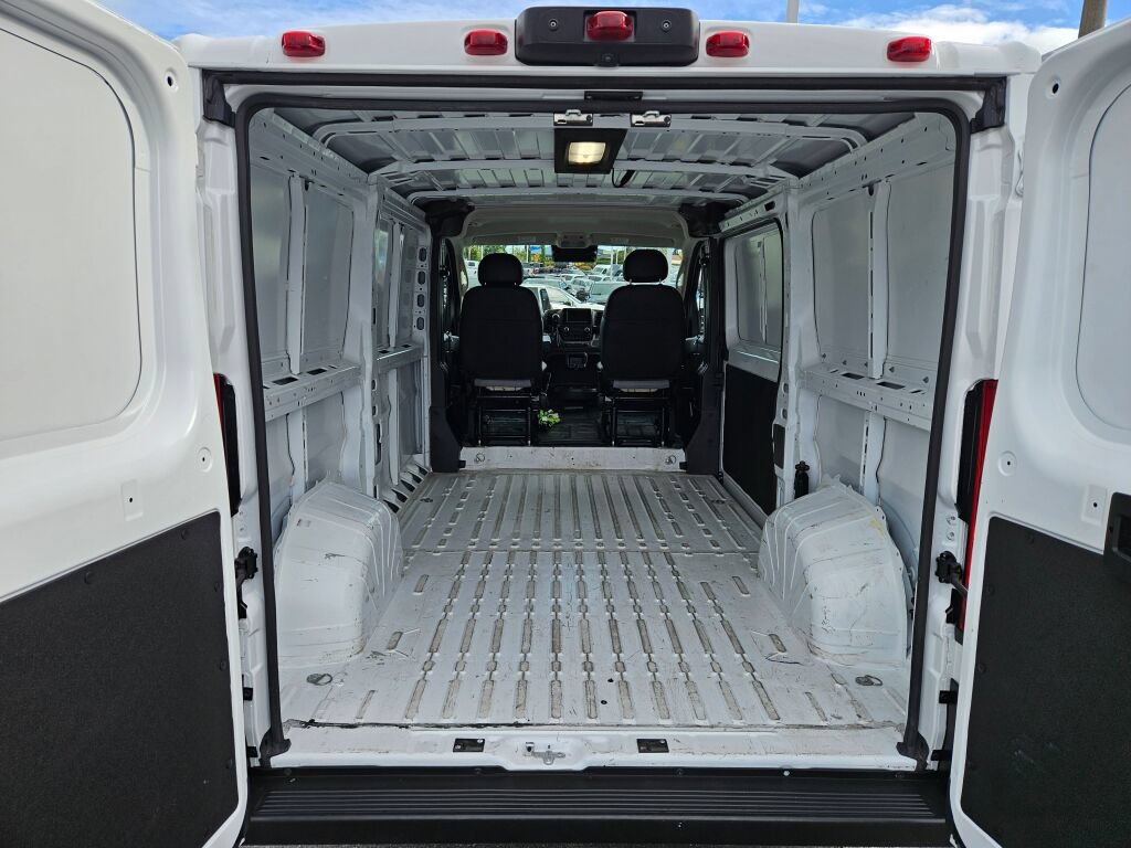 Used 2025 RAM ProMaster 2500 w/ Convenience Group FWD image 12