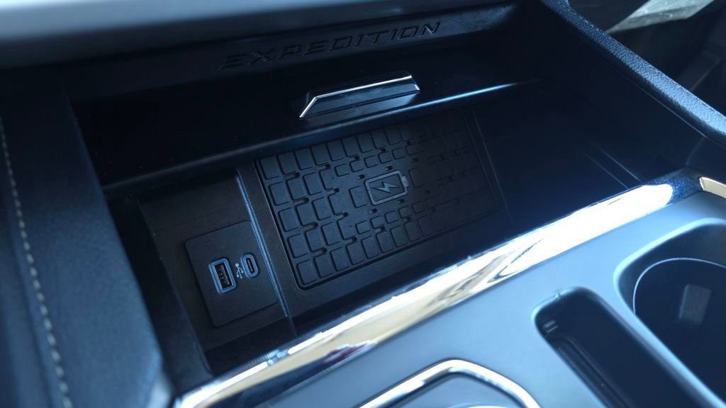 Used 2024 Ford Expedition Max XLT image 42