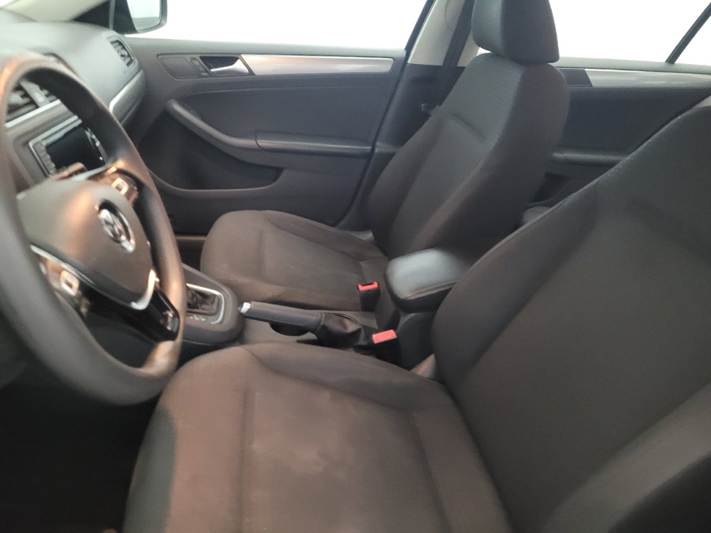 Used 2016 Volkswagen Jetta SE FWD image 17